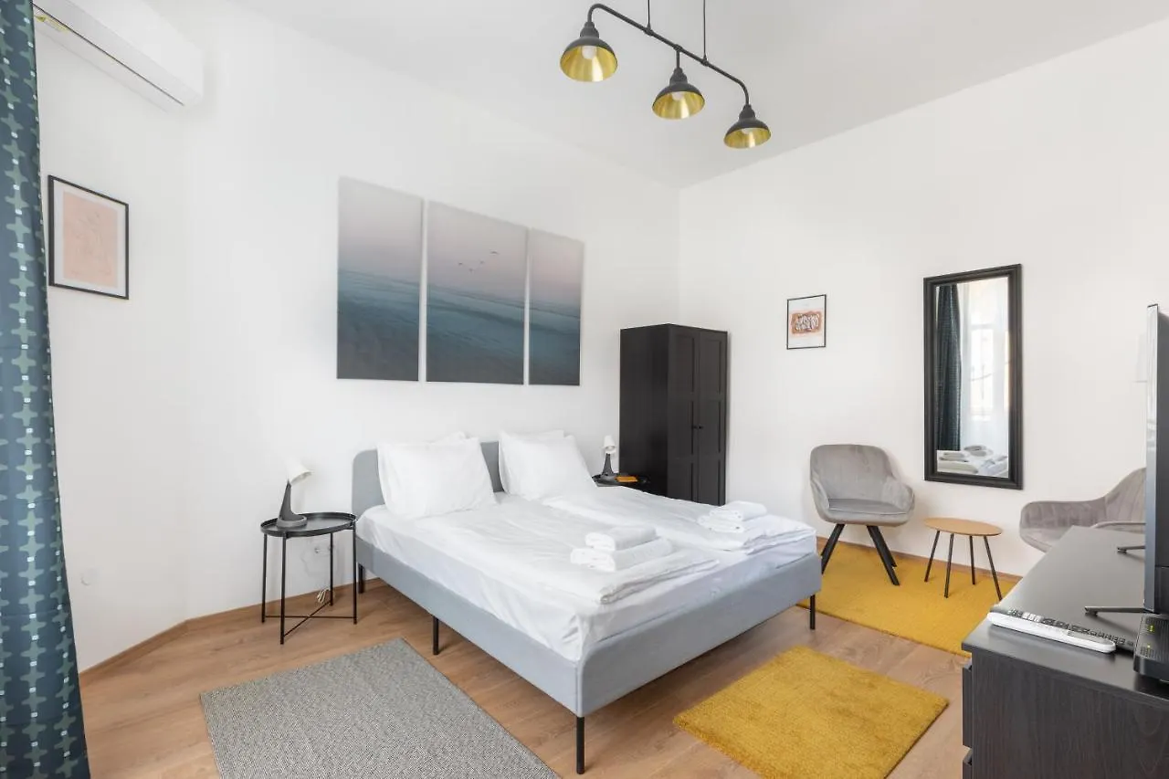 Apartment Central And Cozy Studio In The Jewish Quarter Budapest Hungary
